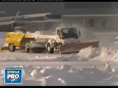 Iarna si vara in Europa. 28 de morti din cauza frigului. Grecii fac plaja