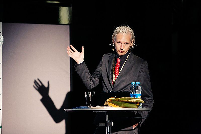 Julian Assange, ales "omul anului" de cotidianul francez Le Monde