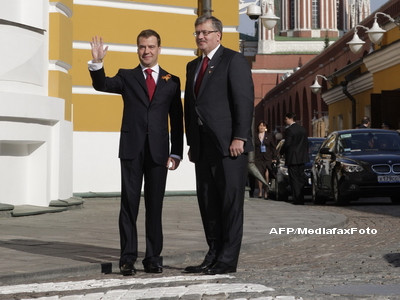 Rusia ofera Poloniei noi documente despre masacrul de la Katin