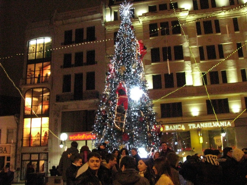 In preajma Craciunului, Bucurestiul a imbracat haina de sarbatoare
