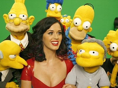 Katy Perry se iubeste cu Elmo si Mr Burns din The Simpsons. VIDEO