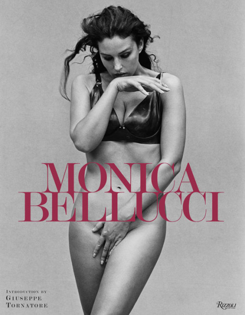 Monica Bellucci mai sexy cum ai vazut-o vreodata! Vezi o super GALERIE FOTO