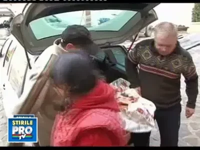 Care post? Romanul taie deja porcul si vinde carnati!