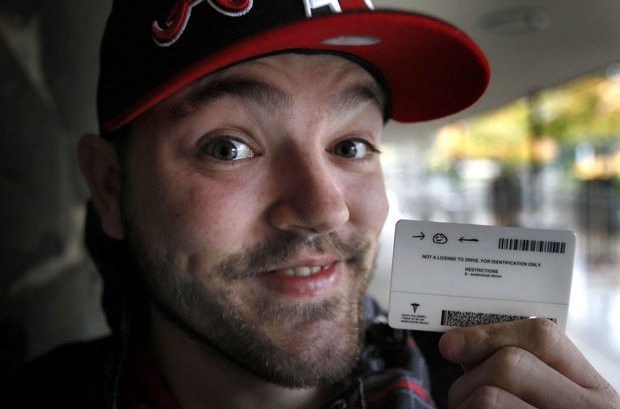 Il cheama Captain Awesome, cu acte-n regula! Vezi si alte nume trasnite