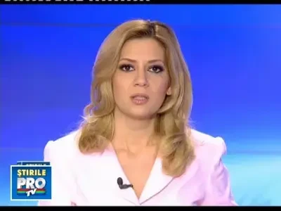 A scapat cu rani usoare dupa ce a lovit o alta masina si apoi s-a rasturnat