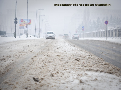 Ninsoarea, capcana pentru soferi. Drumarii spun ca si-au facut treaba