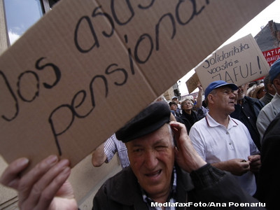 Pensii miscorate, datorii la banci. Ce pot face militarii rezervisti