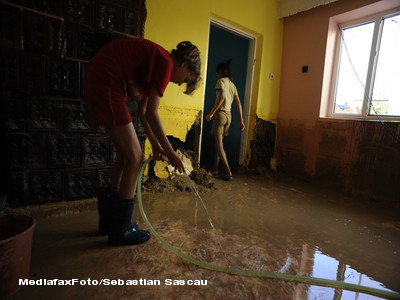 Codul portocaliu se mentine pe Dunare. Fluviul, la un pas de cotele maxime