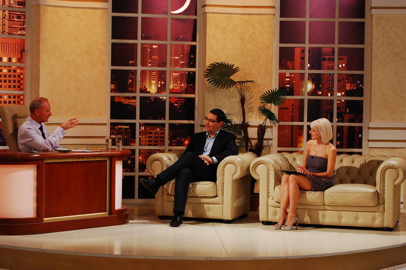 Victor Ponta joaca baschet la "Serviciul Roman de Comedie"