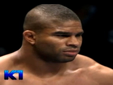 VIDEO Overeem il pulverizeaza pe Aerts in finala! Vezi toate rezumatele
