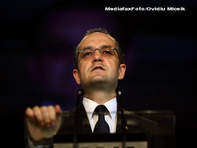 Boc: Companiile de stat, surse de influenta pentru unii aflati la putere