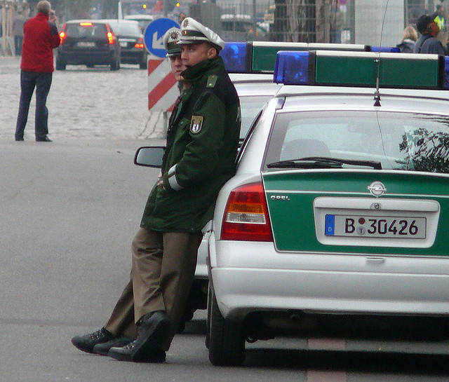 Pedeapsa crunta. L-a castrat pe iubitul fiicei. El are 57 de ani, ea 17