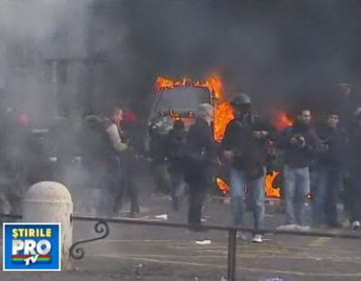 Trenuri suspendate in Buenos Aires. Pasagerii au protestat violent