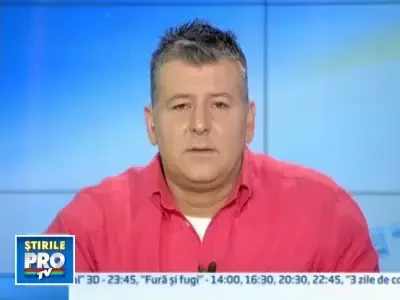 Pompierii s-au deghizat in Mos Craciun pentru copiii loviti de inundatii