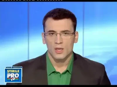 A ajuns somer pentru ca a spulberat un om de zapada de pe sosea