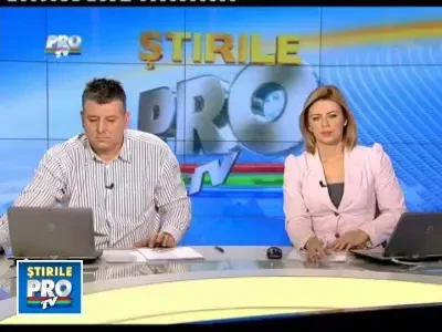 Actorul Mark Wahlberg i-a pupat picioarele unui realizator tv! VIDEO