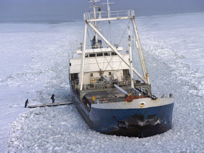 Marinar dat disparut dupa ce vasul pe care se afla s-a lovit de stanci