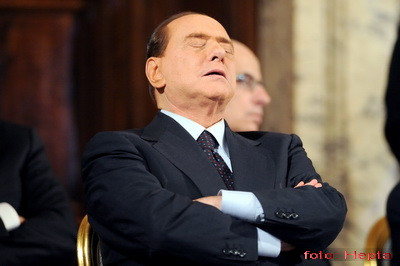 Berlusconi sfideaza justitia italiana. Invitatii publice la bunga-bunga