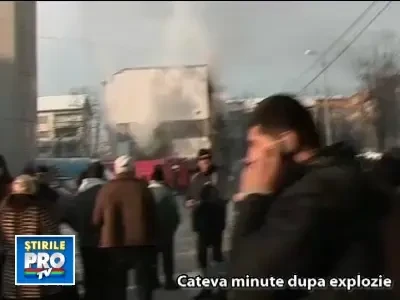 Explozie si incendiu intr-un bloc din Bacau. O persoana este in stare grava