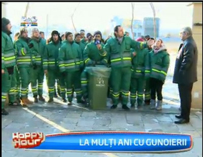 "Happy Hour" si gunoierii i-au cantat in cor "La multi ani!" lui Prigoana!