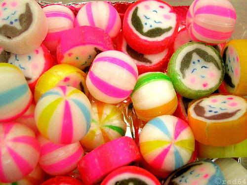 Dulciurile nu sunt bune pentru dinti? O companie a inventat bomboanele care iti protejeaza dantura