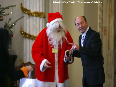 Urari de Craciun de la Traian Basescu, Patriarhul Daniel si regele Mihai