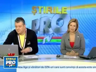 Mos Craciun a renuntat la sanie. A venit cu trenul la ... Targoviste