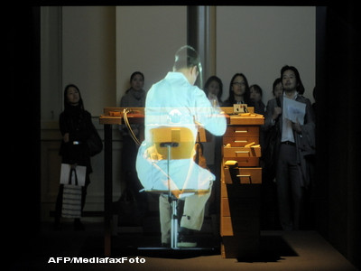 IBM: Pana in 2015 vom vorbi la telefonul mobil cu ajutorul hologramelor