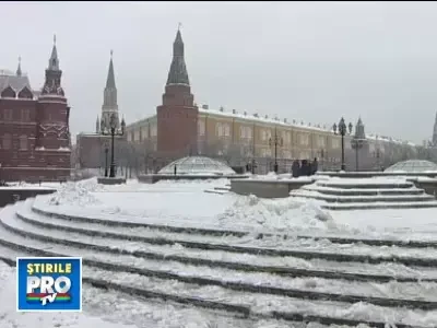 Vremea la extreme. Gheata pe strazile Moscovei si 20 de grade in Bulgaria
