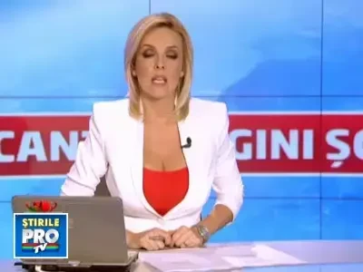 Imagini socante! Izbit in plin de o masina dupa ce a traversat pe rosu