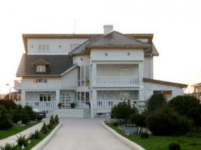 Gigi Becali isi placheaza casa cu salariul pe un an al unui jucator stelist