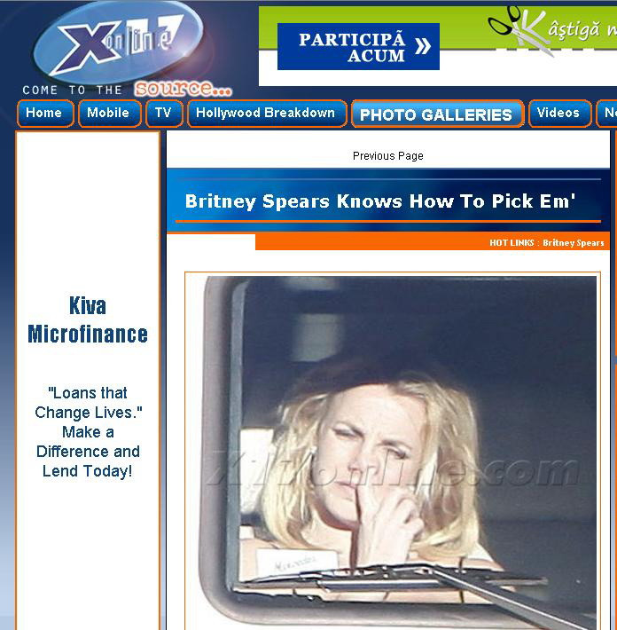 Obicei rusinos marca Britney Spears! Uite-o cum se scobeste in nas