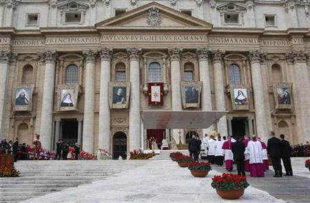 Peste 200 de cardinali s-au adunat la Vatican. Data conclavului nu a fost inca fixata