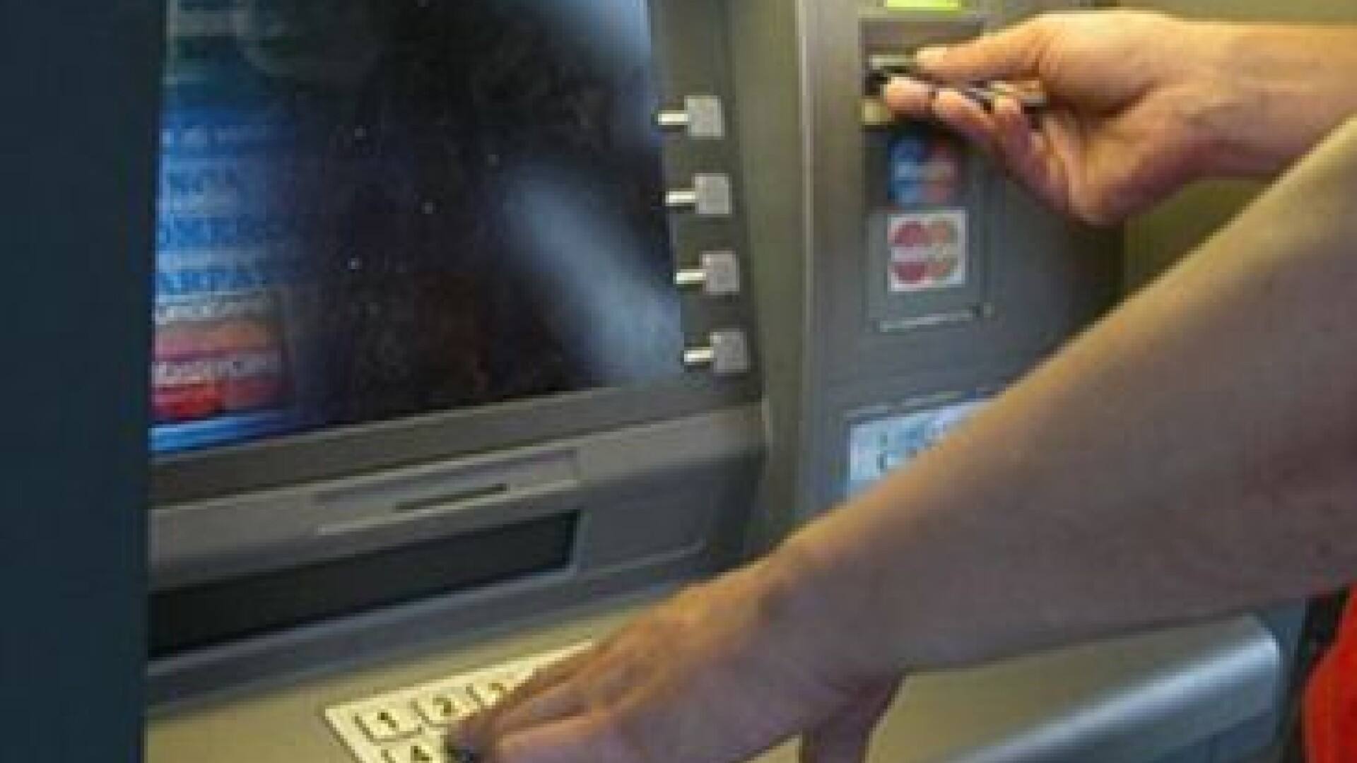 Bancile stau "calare" pe bani; economia nu se relanseaza fara finantare