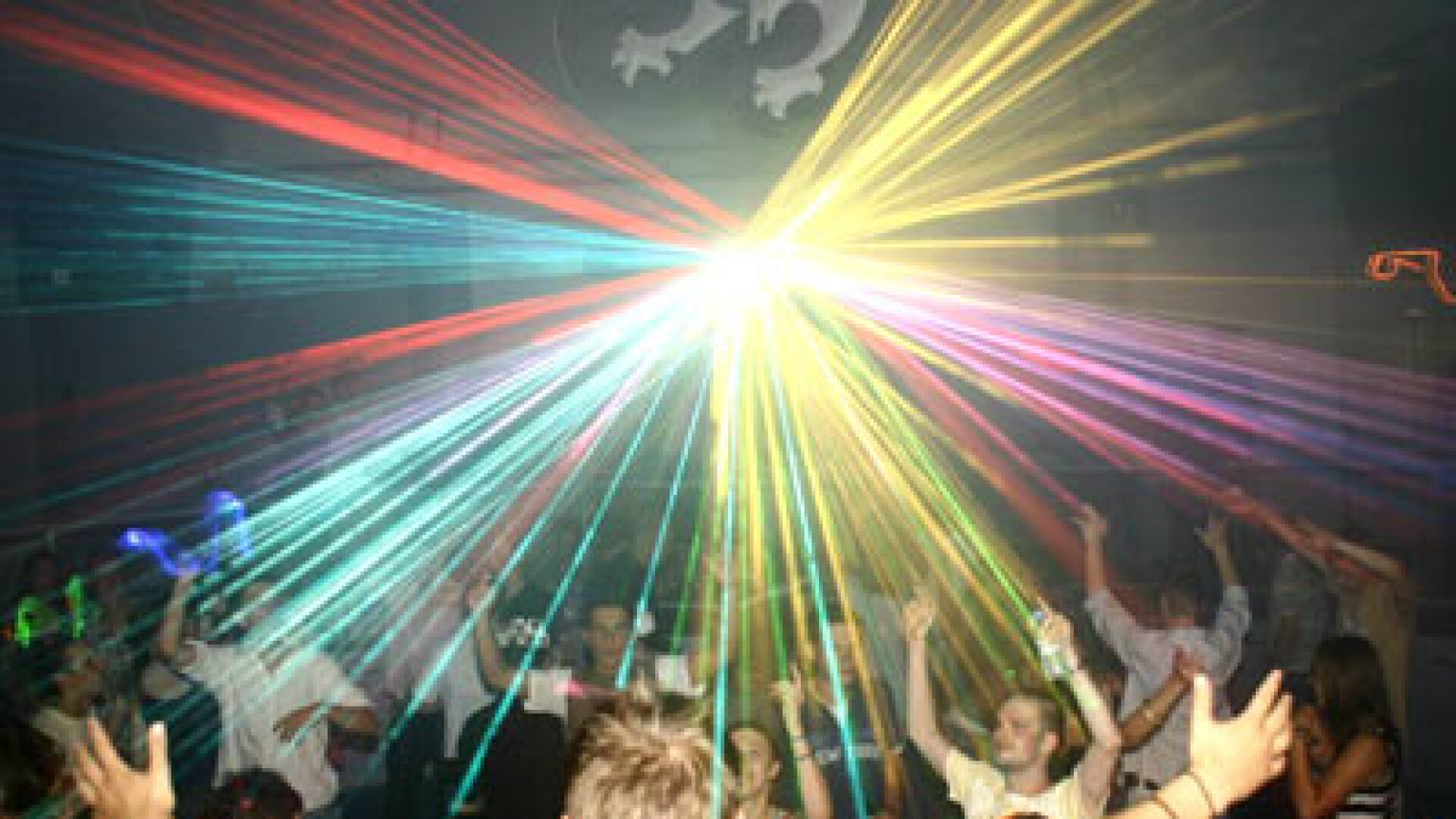 Inceput de weekend cu atmosfera anilor ’80, intr-un concert live pe muzica lui Bon Jovi