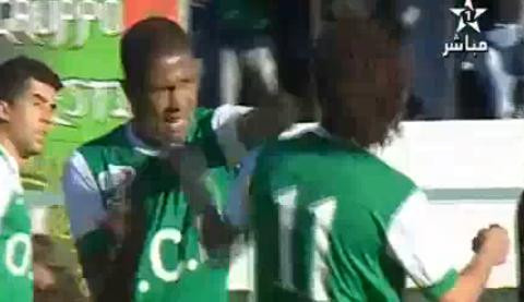 IMAGINI UNICE! Un fotbalist si-a luat la BATAIE colegul pentru ca nu-i pasa