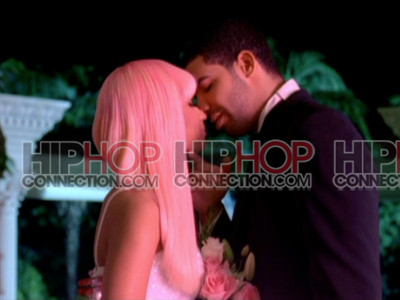 Nicki Minaj si Drake se saruta in "Moment 4 Life"