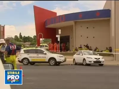 Acoperisul unui cinematograf s-a prabusit. 36 de raniti