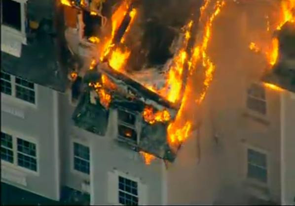 Incendiu intr-un bloc cu 8 etaje din Brasov. 100 de persoane, evacuate