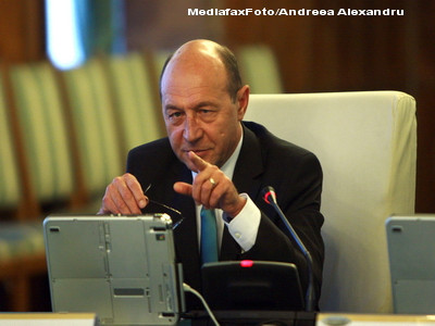 De ce vrea Traian Basescu doar 8 judete in Romania