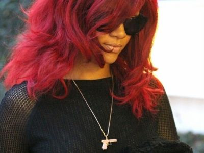 Rihanna isi socheaza fanii cu un post mega vulgar pe Twitter