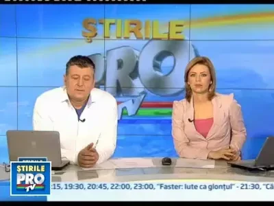 Joe Biden a ramas fara discurs. Un baietel i-a furat foile