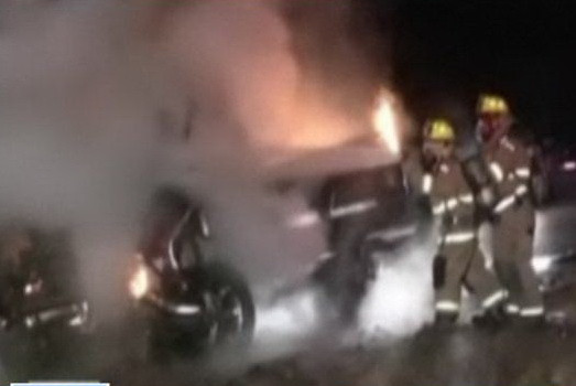 Si-a riscat viata ca sa salveze o fetita de 2 ani dintr-o masina in flacari