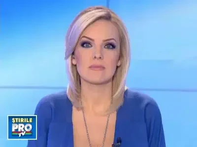 Patimile lui Isus in varianta... aproape nud! Calendar sarit de pe fix