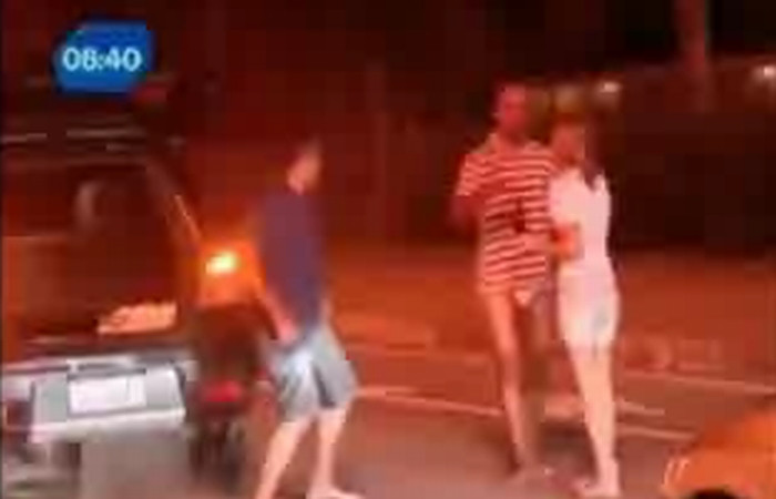 UMILINTA MAXIMA. Batut de un tip in chiloti, pentru ca s-a crezut Bruce Lee