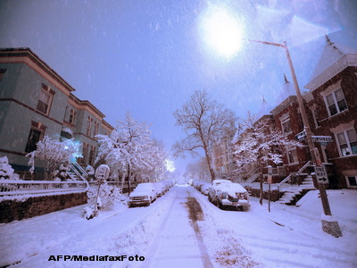 Iarna grea in SUA.Patru oameni au murit si cateva mii au ramas pe intuneric