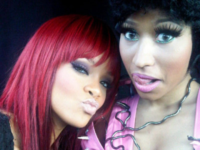 Reorientare? Rihanna despre Nicki Minaj: Nu pot sa imi iau mainile de pe ea