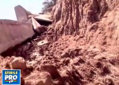 Pamantul o ia la vale in Eforie Sud. Zeci de case sunt in pericol