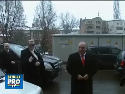 Corneliu Vadim Tudor a aflat astazi oficial ca este urmarit penal!