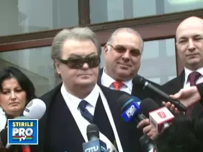 Corneliu Vadim Tudor a aflat astazi oficial ca este urmarit penal!